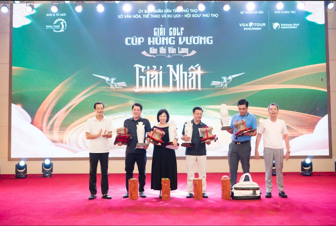 golfer Trần Lê Duy Nhất gianh vo dich